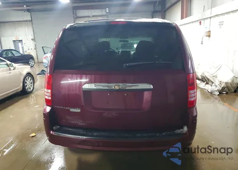 2008 Chrysler Town & Country Touring z USA, uszkodzony, nr VIN 2A8HR54P98R694663